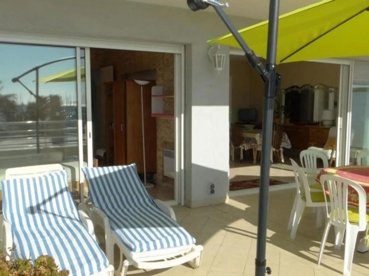 Grand T3 Avec Terrasse Et Piscine A Cavalaire-Sur-Mer - Fr-1-100-187 Lejlighed