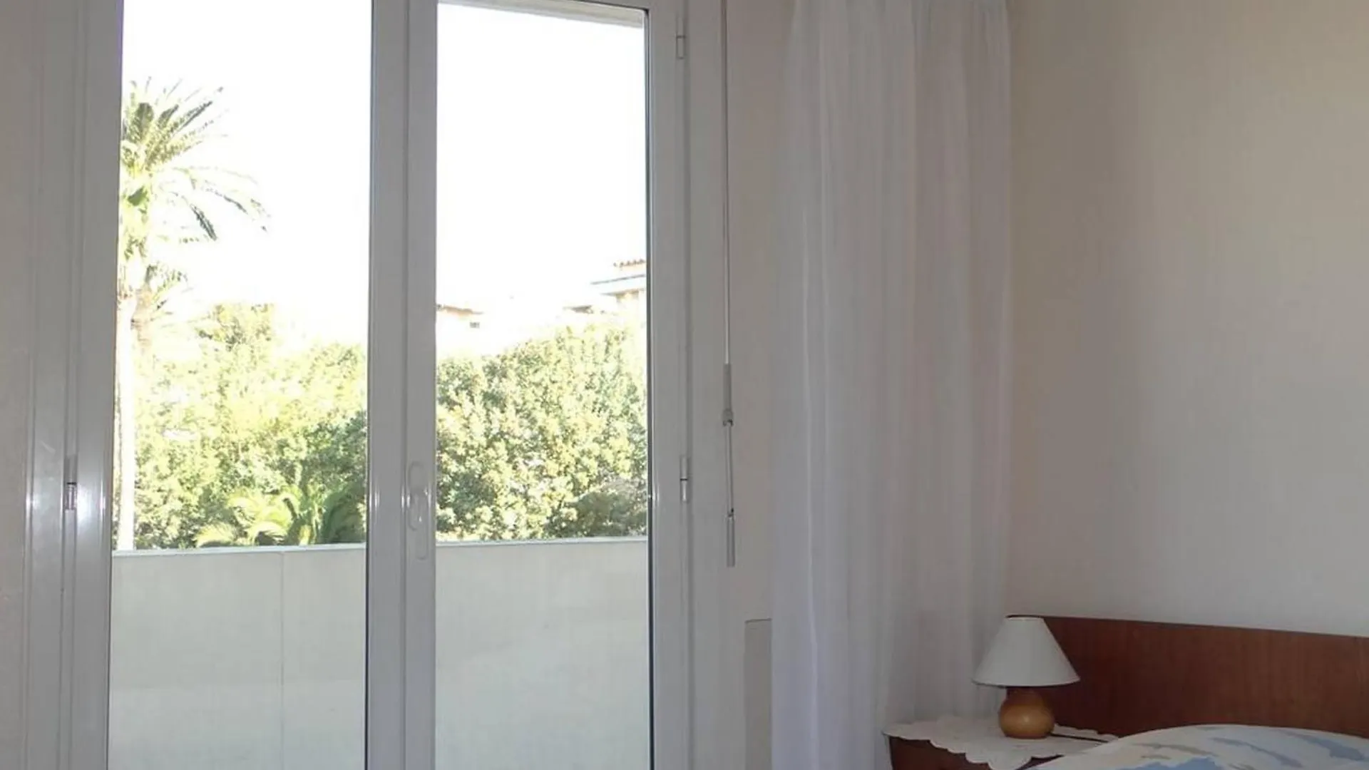 Grand T3 Avec Terrasse Et Piscine A Cavalaire-Sur-Mer - Fr-1-100-187